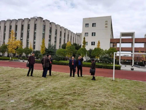 跨越區域交流，共繪智慧教育新篇章——記泗門鎮中迎接寧波市智慧校園評審驗收